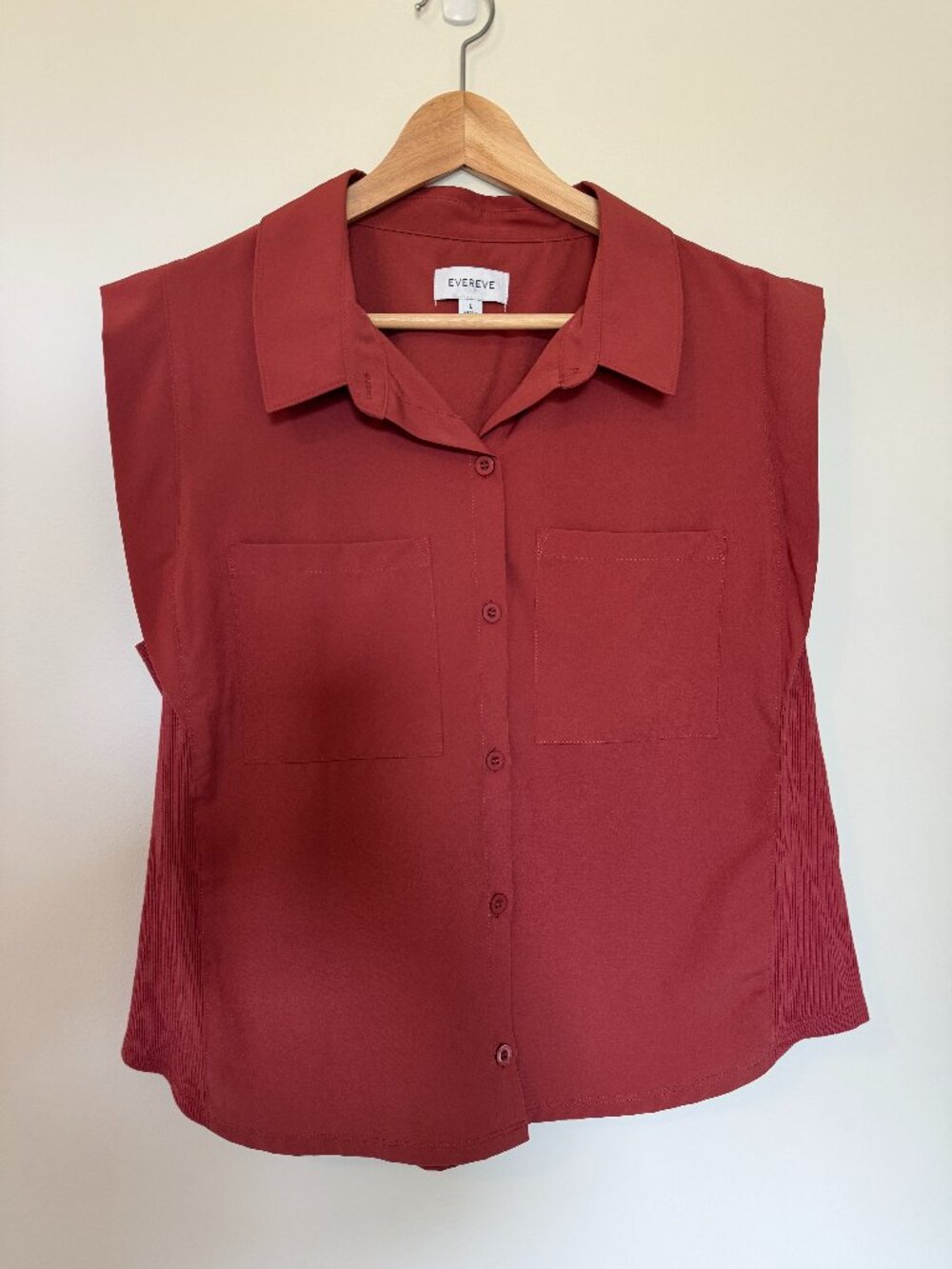 Evereve Scout Button Down Performance Stretch Sleeveless Blouse